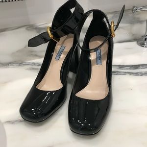 👠👠Prada Designer Black Patent Leather Shoes 👠👠